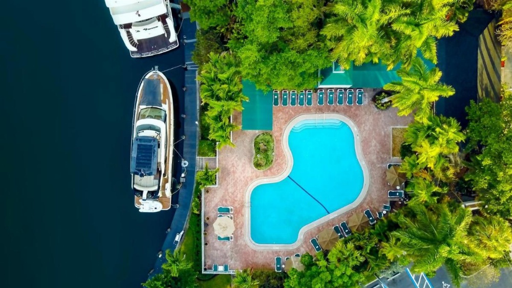 Riverside Hotel Image 6